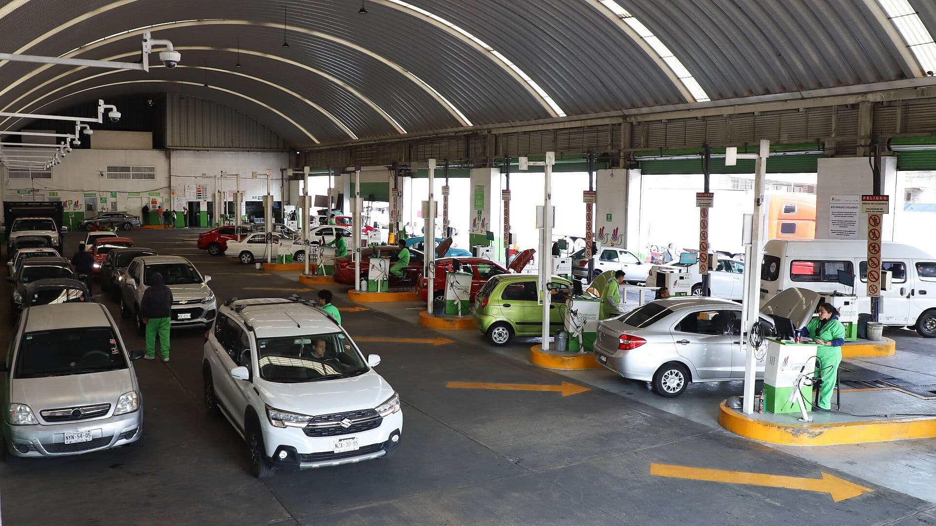 Vinculan a Proceso a Funcionarios de Edomex por Extorsión de Verificentros