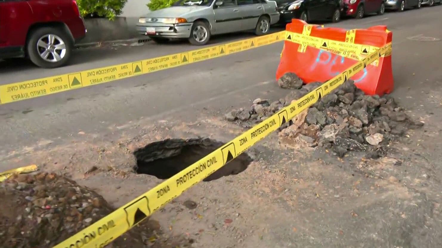 Socavón Afecta Vialidad en Colonia Del Valle Sur, CDMX