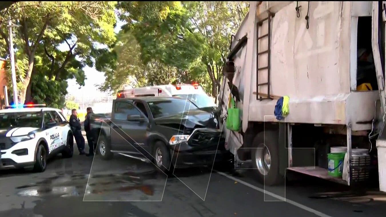 Aparatoso Choque en CDMX: Patrulla Choca contra Camión de Basura en Coyoacán