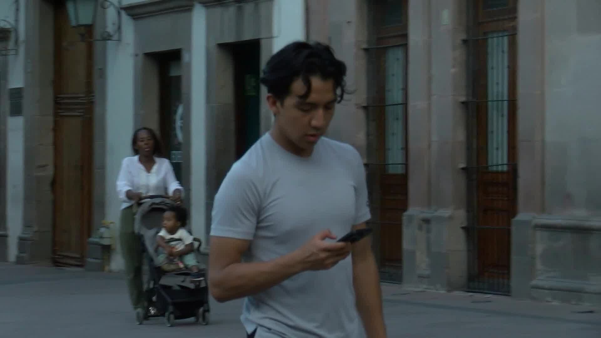 Queretanos Aún Dudan en Registrar su Celular por Temor a Filtración de Datos