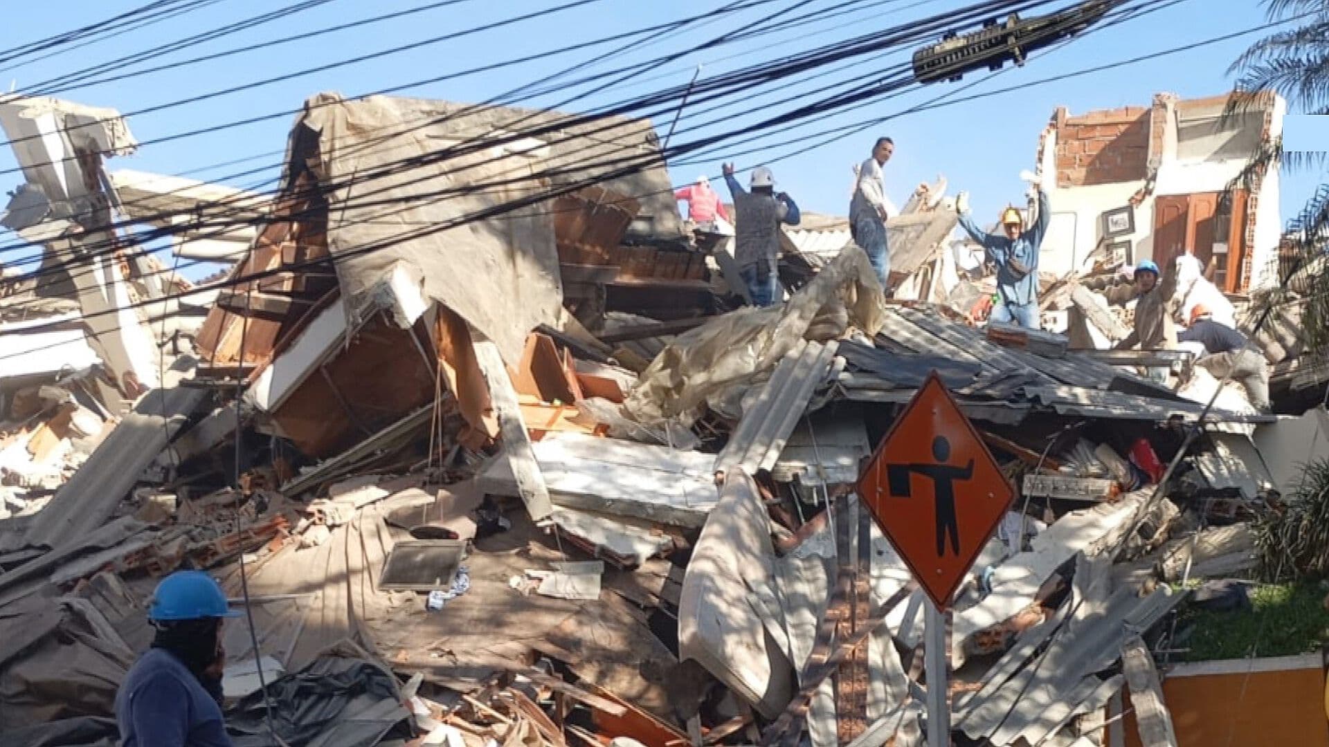 Exclusiva: Estudiantes Poblanos Narran Cómo Vivieron el Terremoto en Colombia