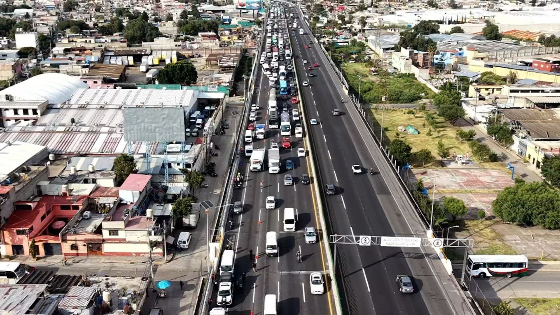 Desde el Aire: Así se Ve el Caos por Accidente de Moto en la México-Pachuca