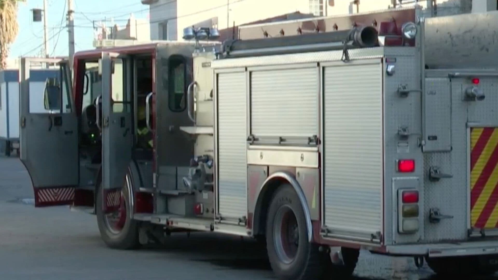 Se Incendia Bodega en Ciudad Juárez; Moviliza a Bomberos y Policías Municipales