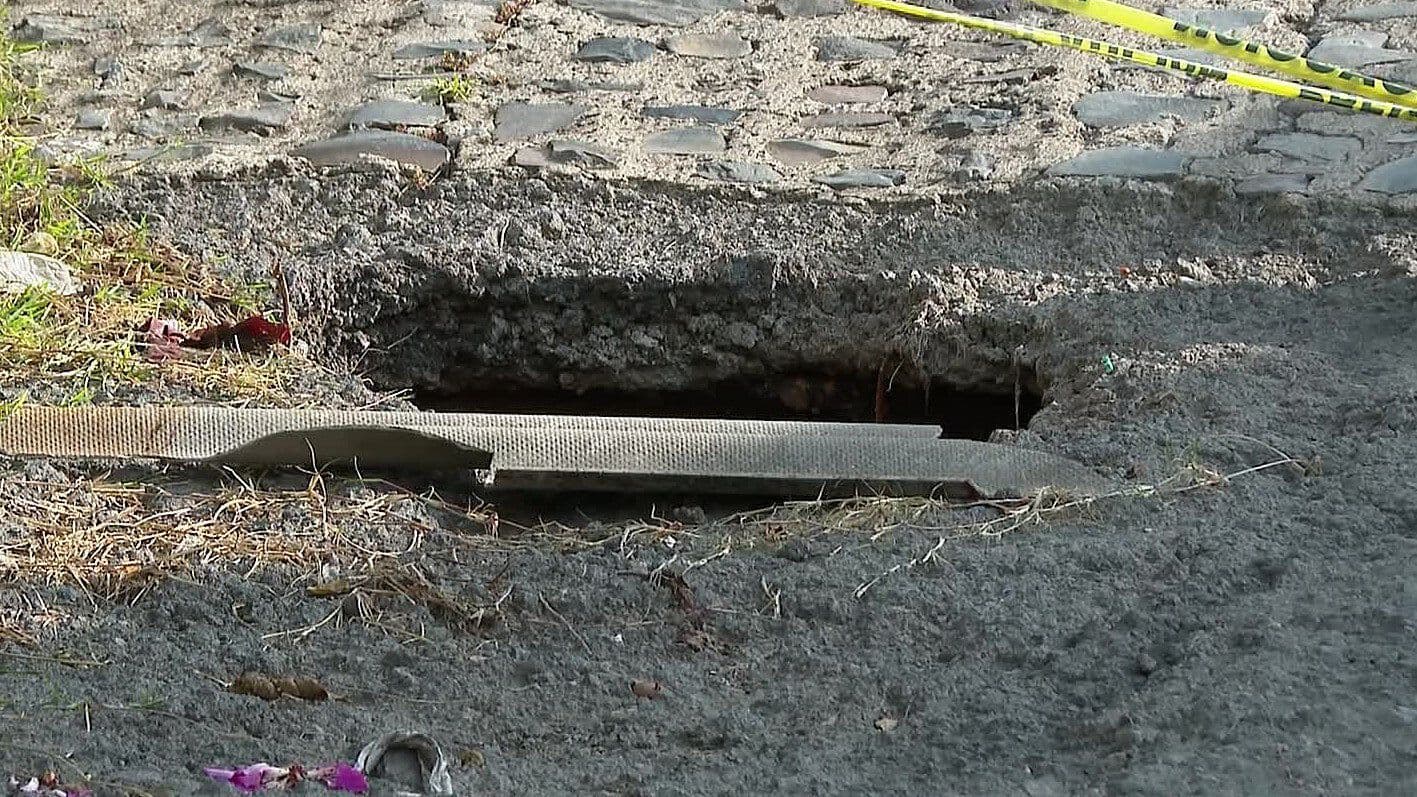 Vecinos de la Colonia Lomas del Cuatro, en Tlaquepaque, Denuncian Socavón