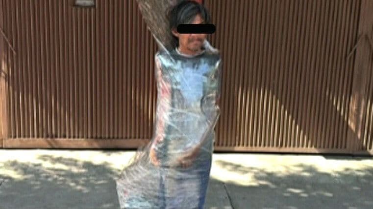 Vecinos Agarran a Ladrón y lo Dejan Emplayado a un Árbol en la Narvarte, CDMX