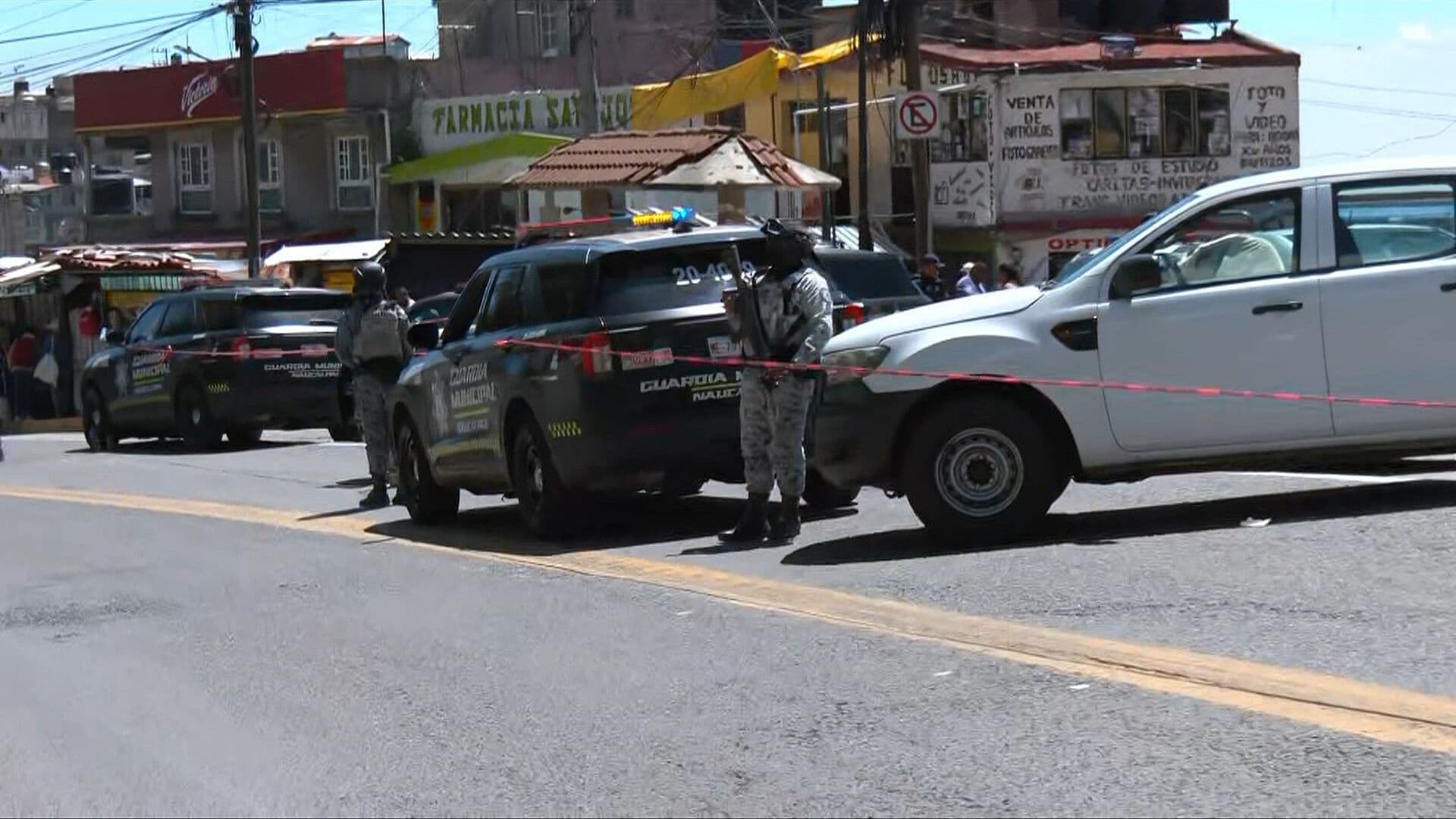 Balacera Hoy en Naucalpan: Asesinan a Hombre Dentro de un Auto en Edomex