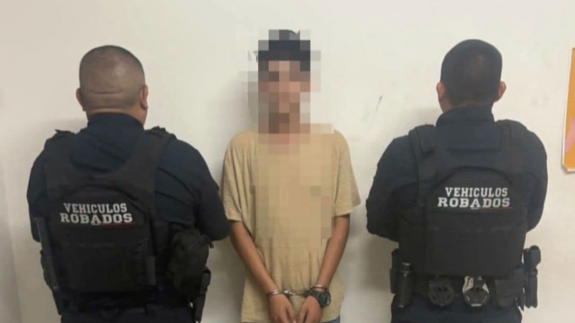 Motociclista Detenido por Presuntamente Amenazar con Arma a Policías en Hermosillo