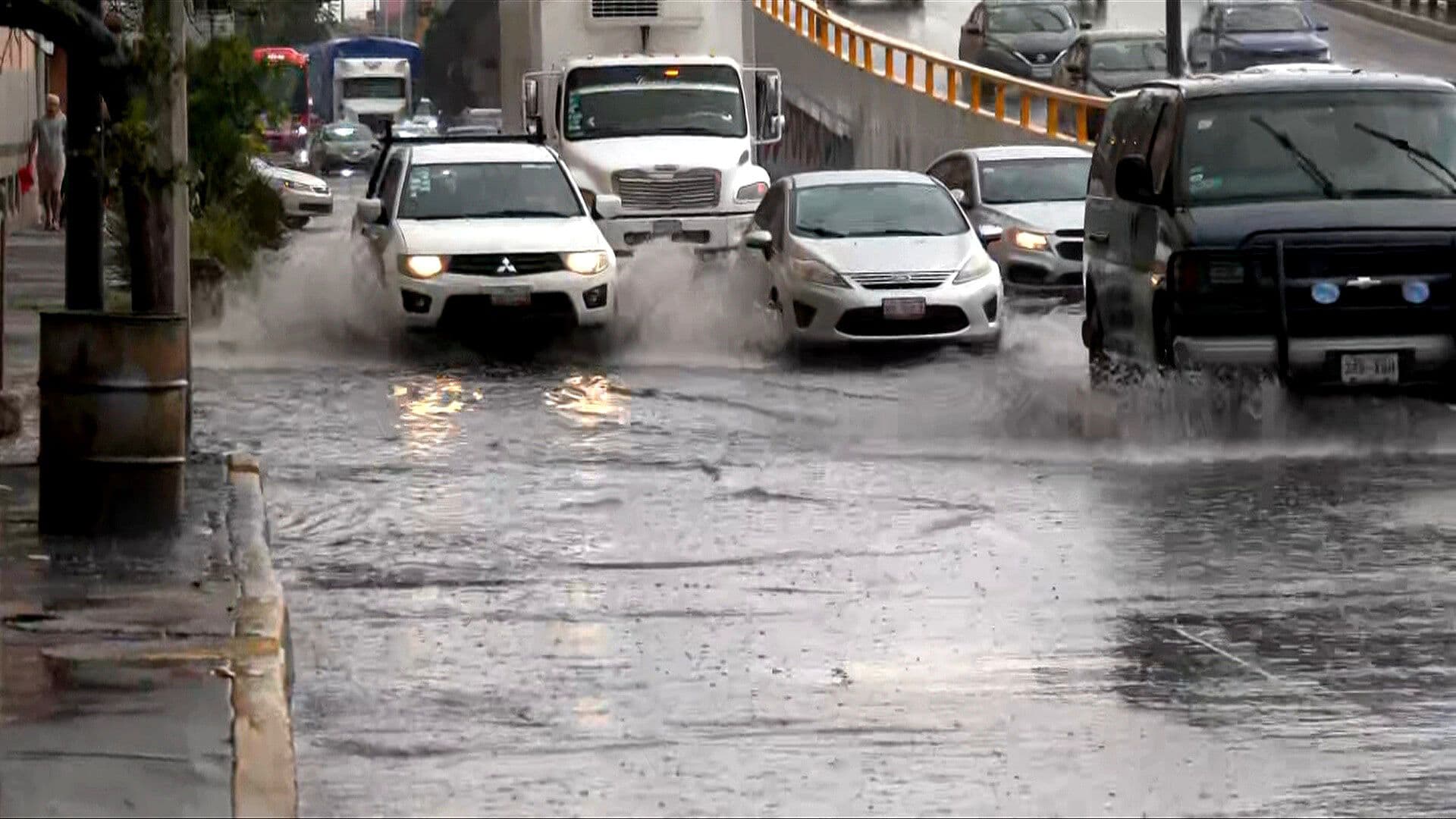 Lluvia en Circuito Interior Genera Encharcamientos en la Alcaldía Gustavo A. Madero