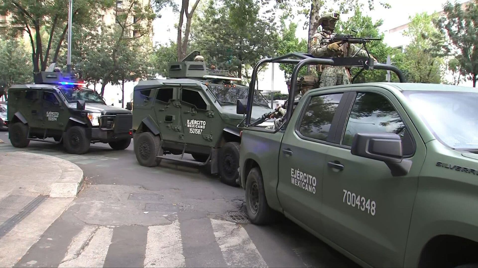 Así Fue el Momento en que Arribó a la FEMDO el Convoy con 9 Detenidos de Michoacán