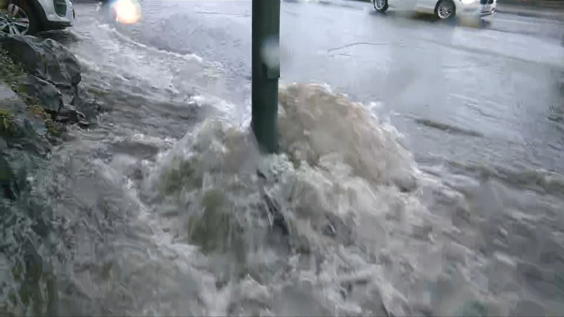 Fuertes Lluvias en Tlalpan Hoy: Agua Corre como Río en la Picacho-Ajusco, CDMX