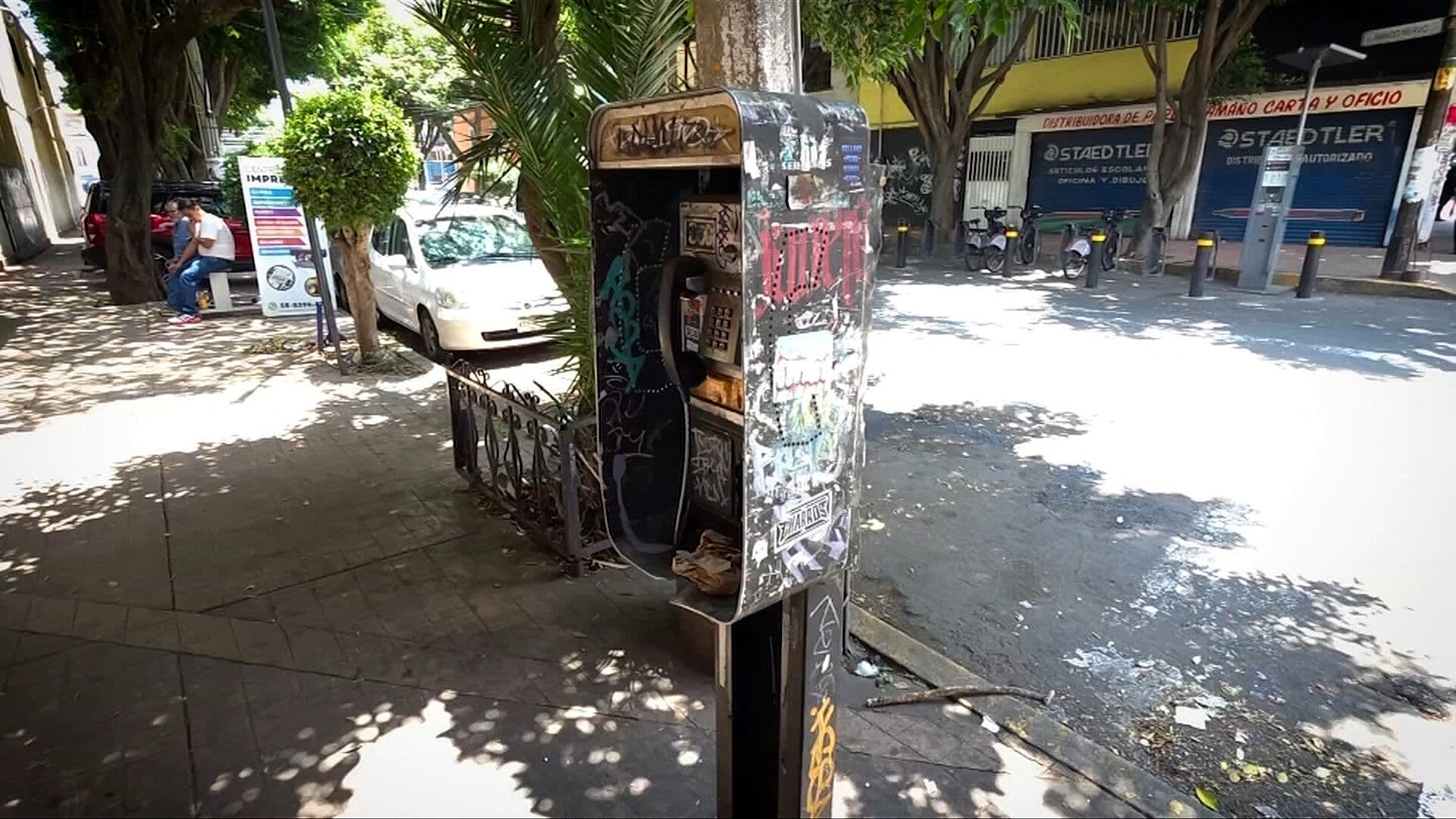 Abandonan Teléfonos Públicos y Parquímetros: Así Arriesgan a Habitantes CDMX
