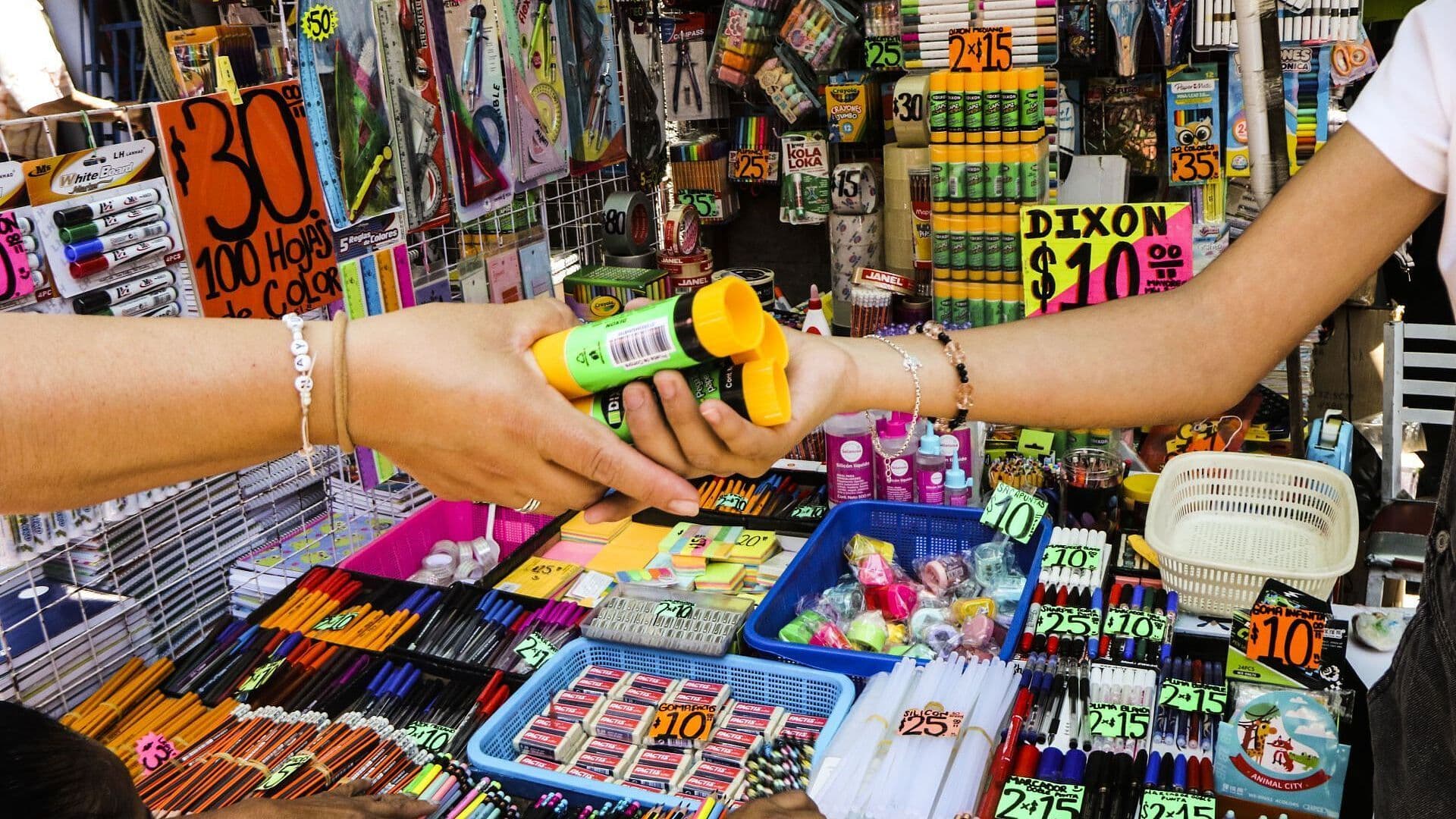 Regreso a Clases 2026: Comerciantes de Útiles en CDMX Denuncian Venta Desleal