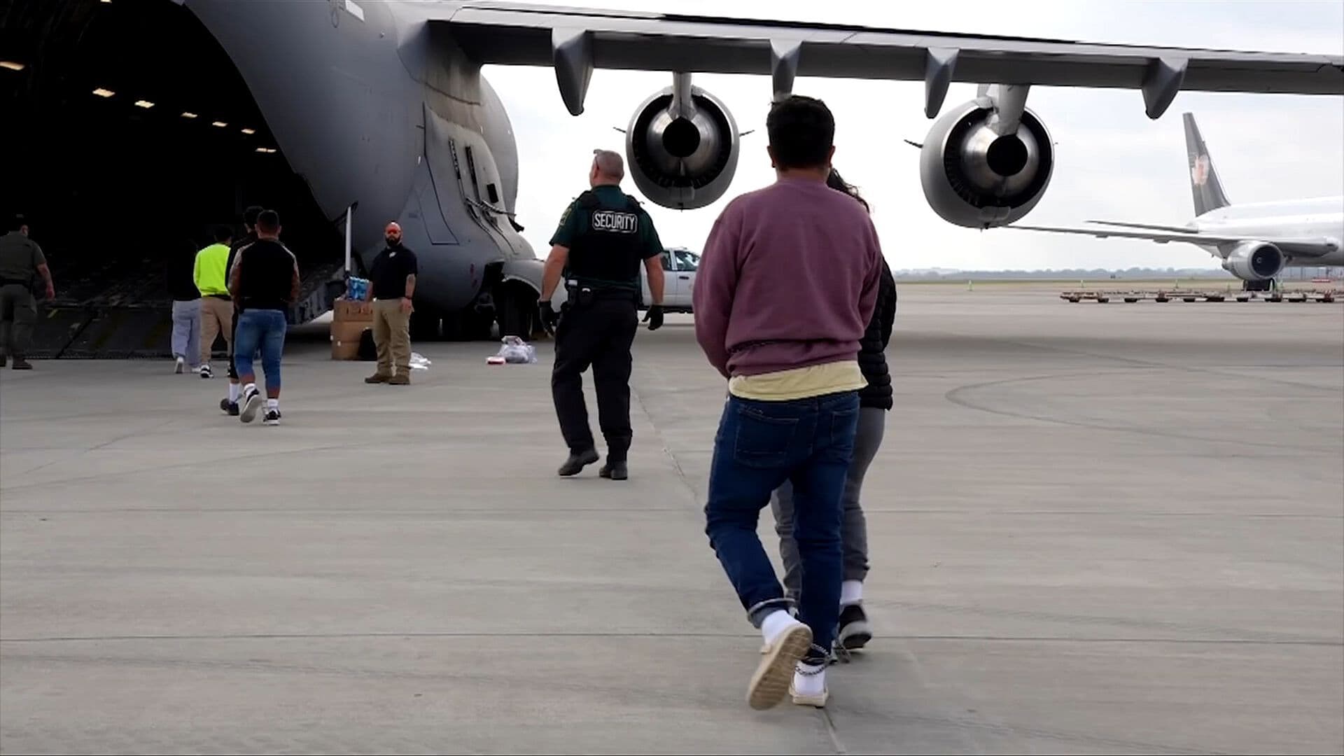 Guatemaltecos Aseguran que EUA Estaría Deportando su País y a Honduras a Mexicanos