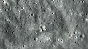 NASA Fotografía Nuevo Cráter en la Luna; Así se Ve