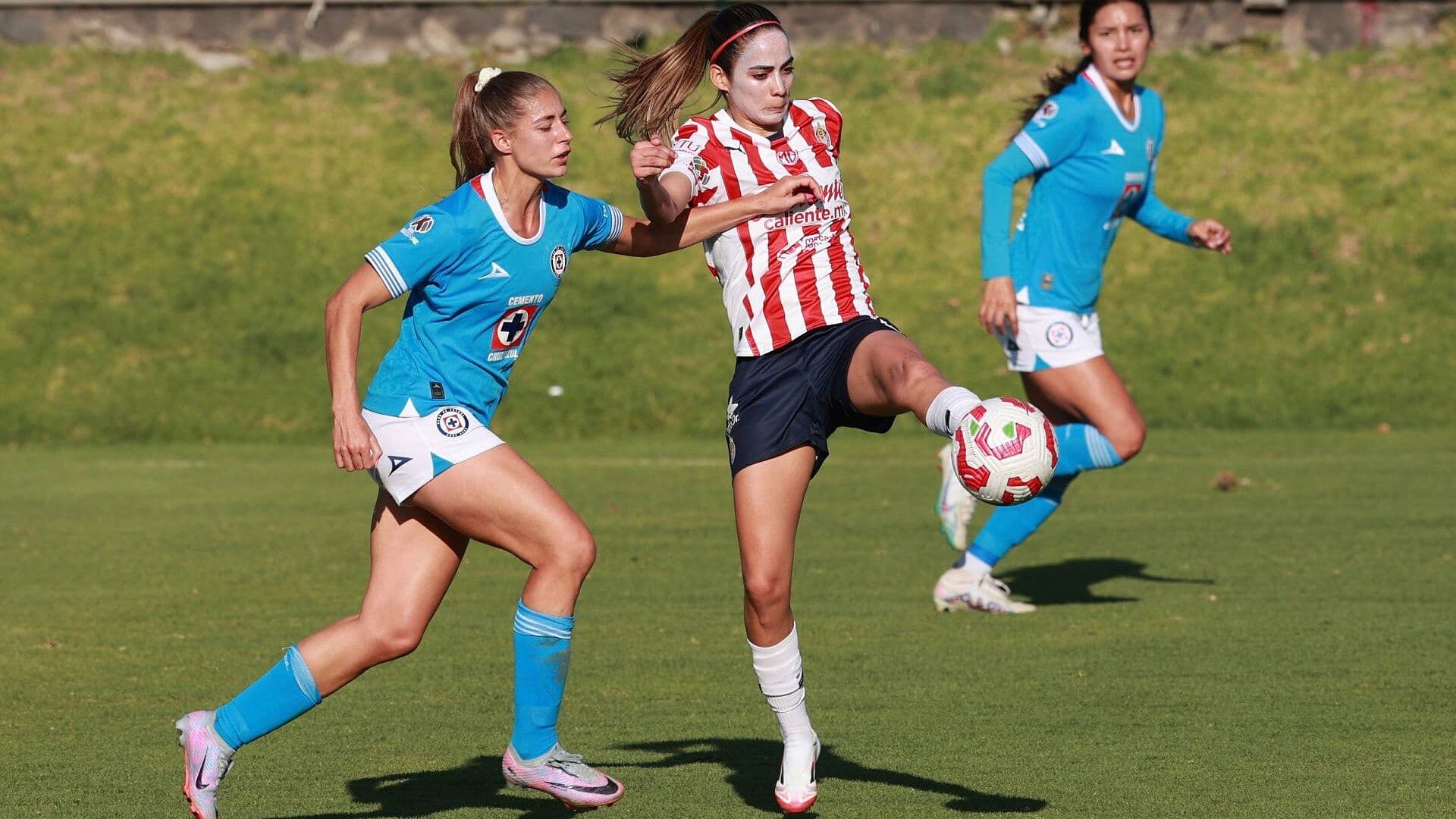 Contra la Misoginia en el Futbol: Lo que Revelan Dichos sobre Jugadoras del Cruz Azul