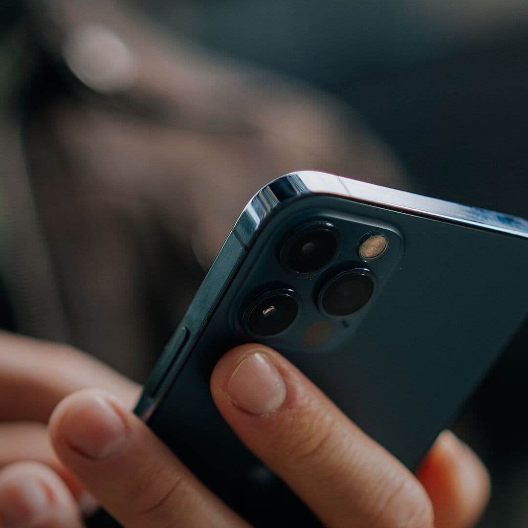 Jóvenes Adictos a los Teléfonos Celulares