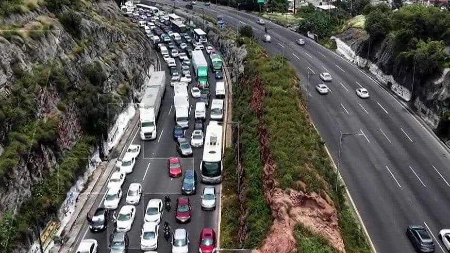 Así se Ven Desde el Aire las Filas Kilométricas en la México-Pachuca por Bloqueo