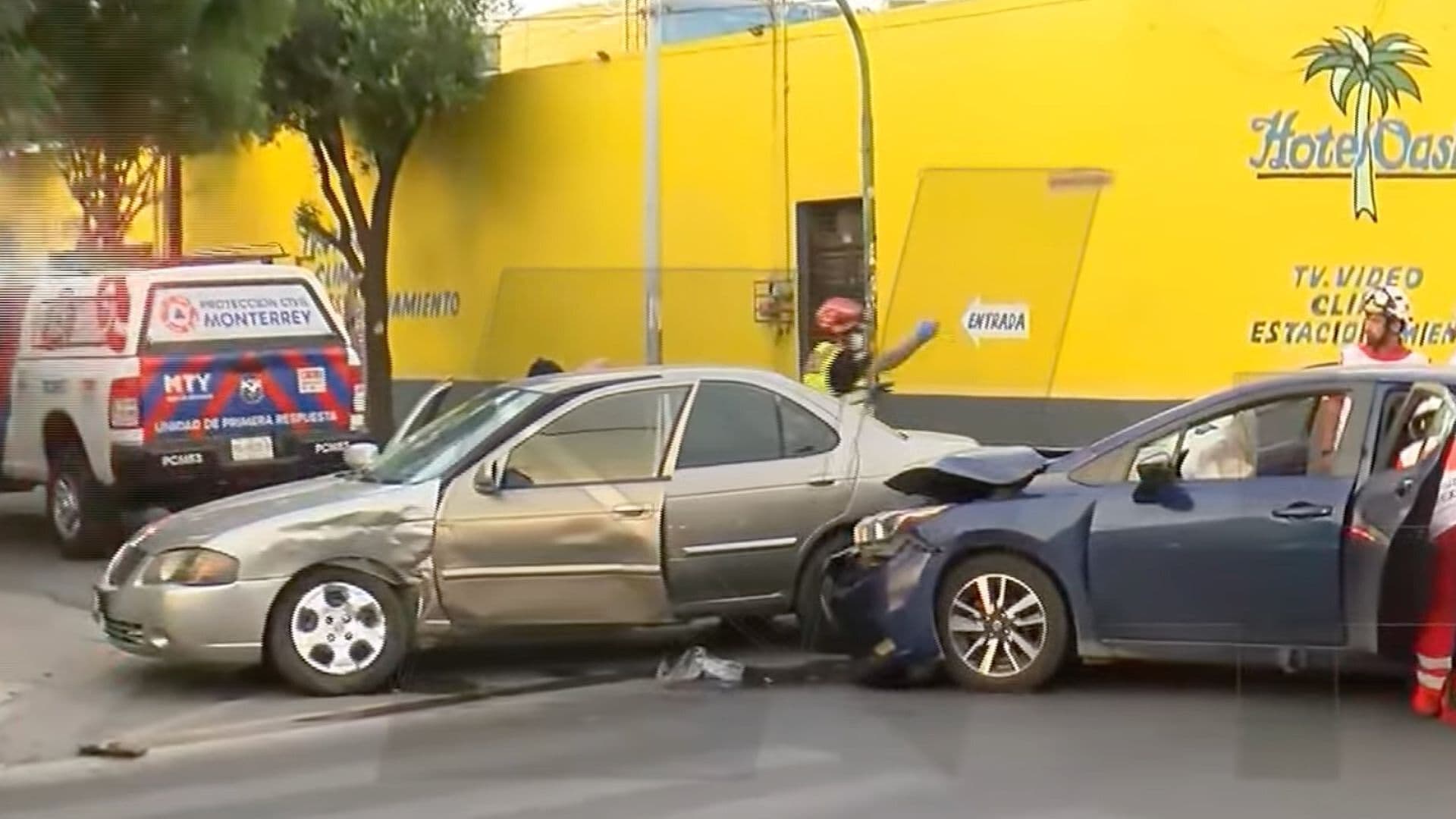 Choque Deja un Herido en Ruperto Martínez y Emilio Carranza en el Centro de Monterrey