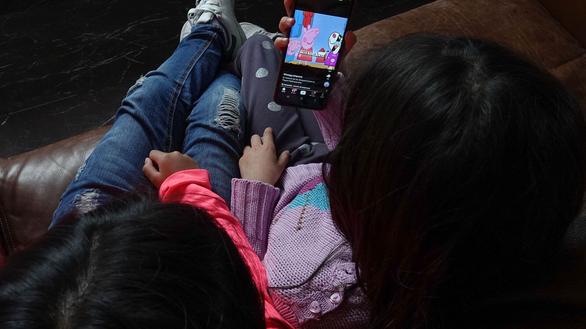 Esto Dicen Maestros y Alumnos de Prohibición de Celulares en Escuelas de Colima