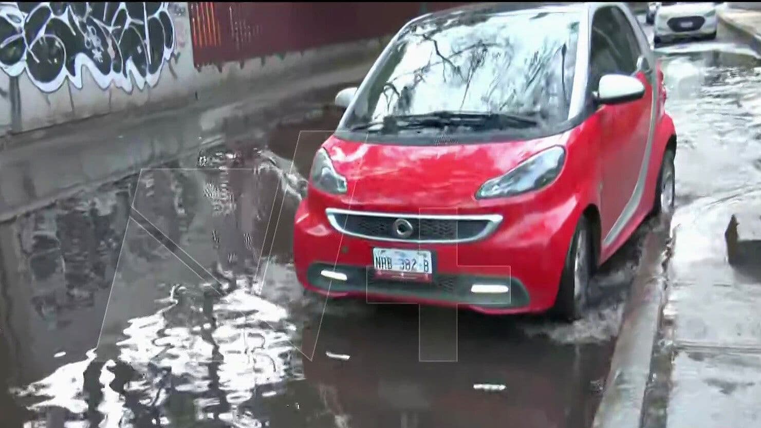 Anegación en Incorporación de Avenida Ejército Nacional, CDMX