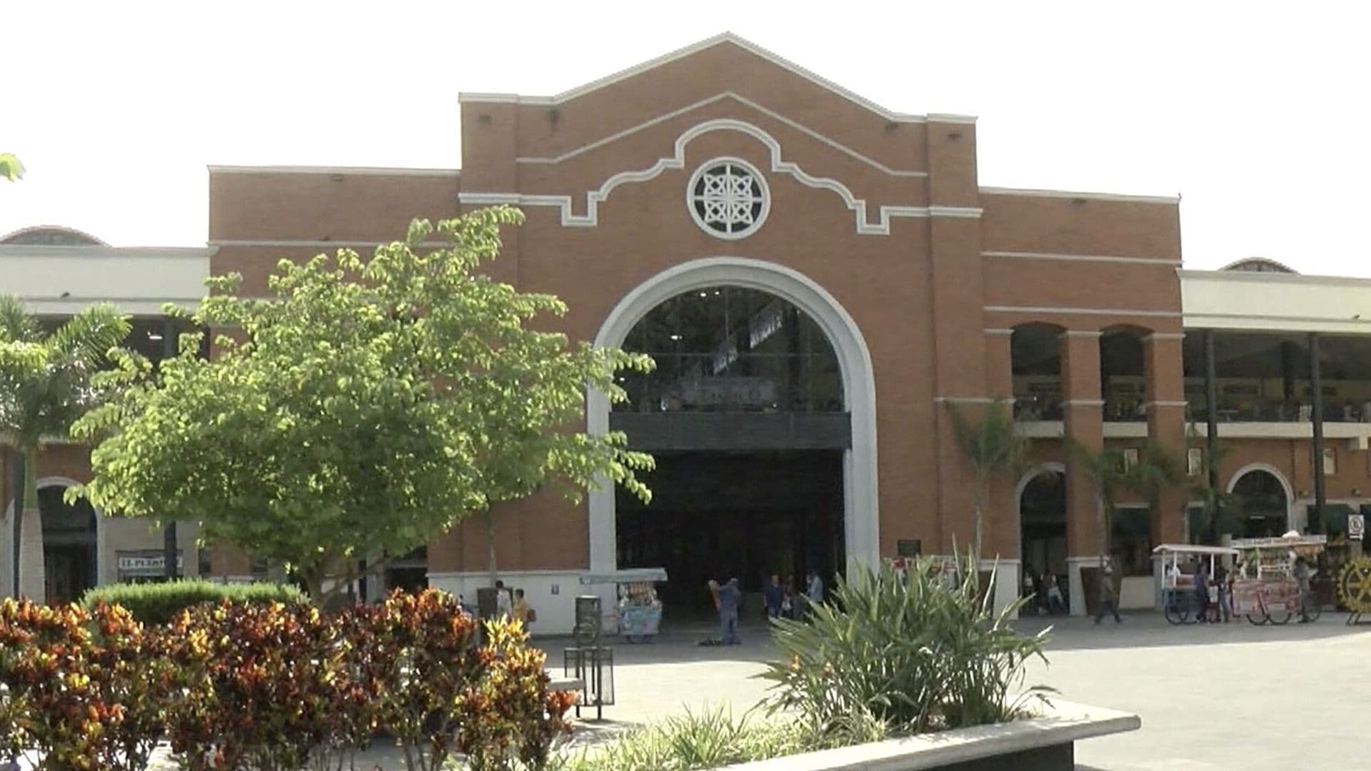 Colocan Cintas en Mercado  Municipal de Tampico para Delimitar Zona de Trabajo