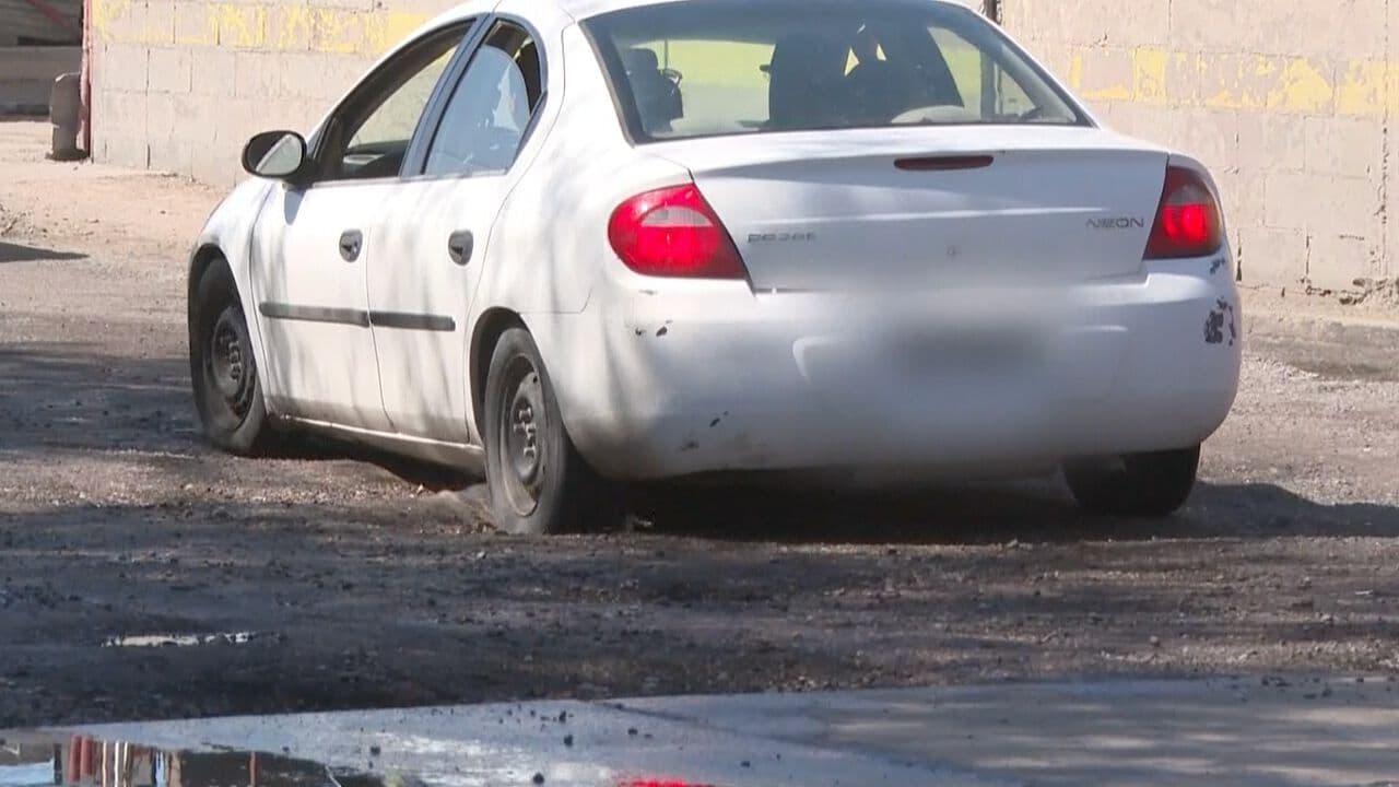 Vecinos de la Colonia Jacinto López en Hermosillo Denuncian Fugas y Baches