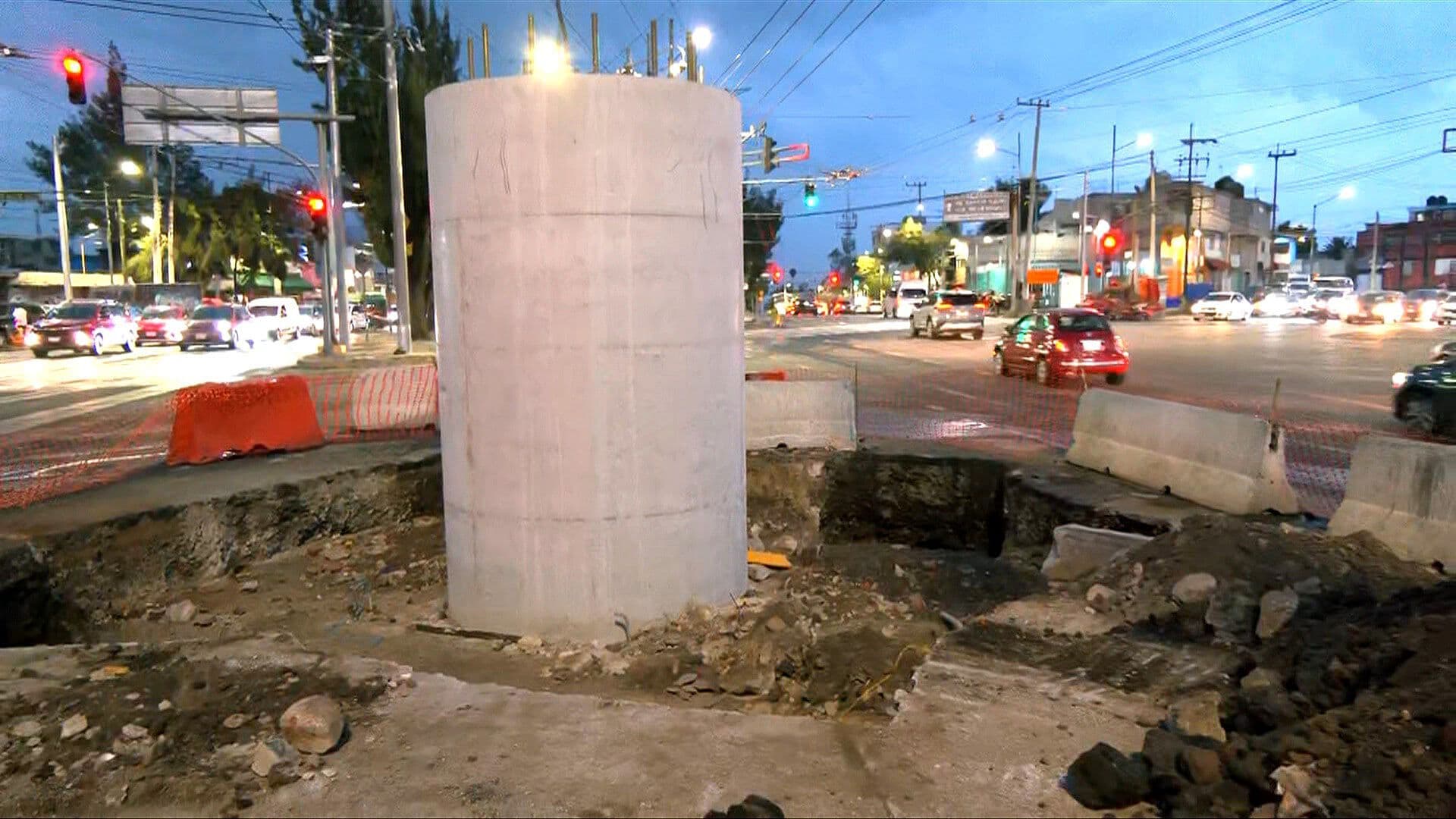 Obras por la Línea 4 del Cablebús Provocan Caos Vial en Coyoacán, CDMX