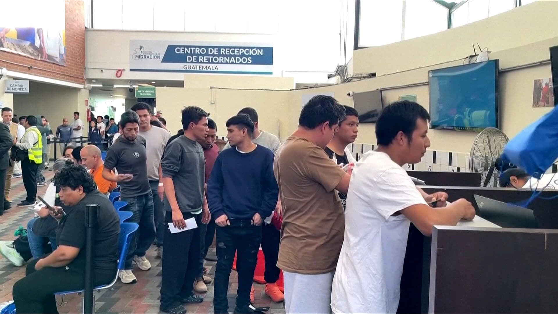 Acuerdo de Guatemala con EUA Autoriza el Tránsito de Migrantes Deportados