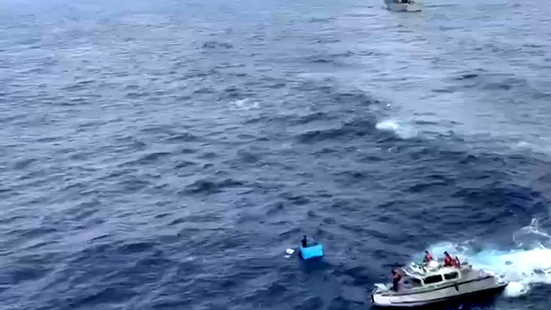 Aferrados a una Hielera, Dos Pescadores Sobreviven Cinco Días en el Mar de Chiapas