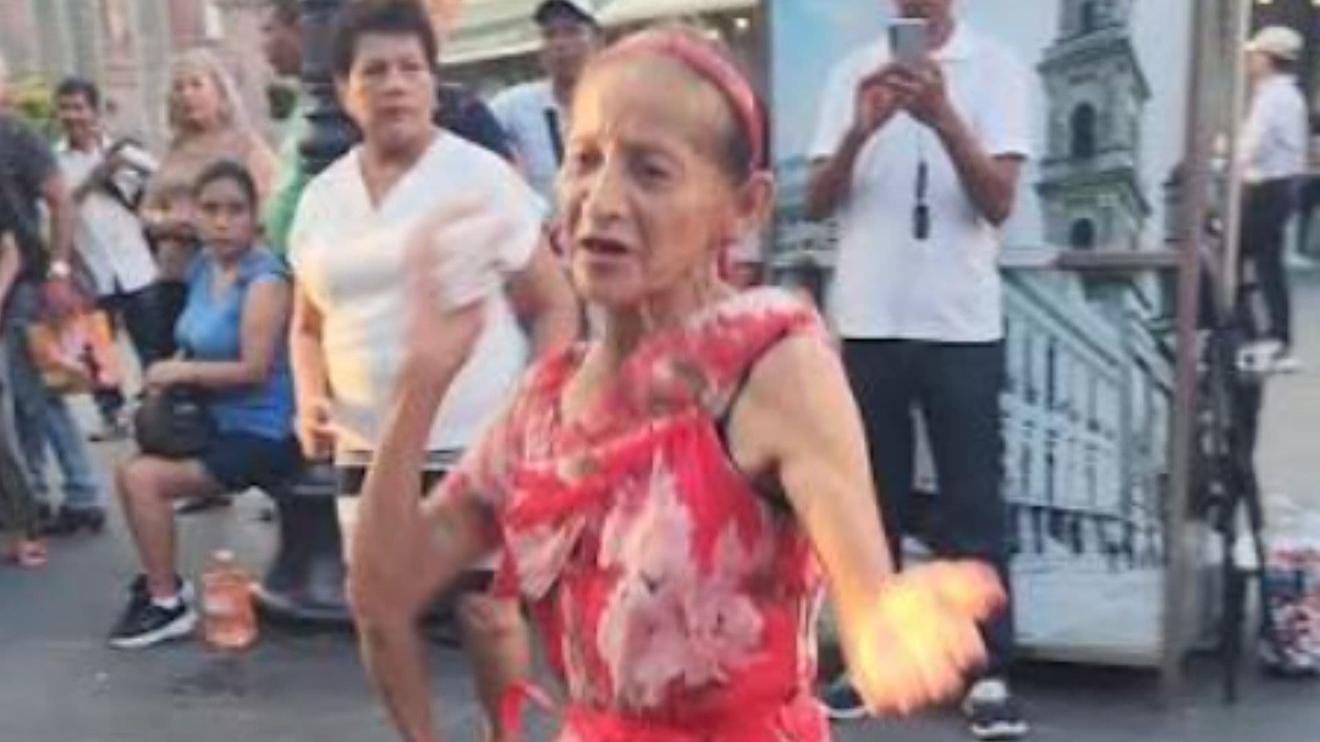 Carmelita Demuestra que No Hay Edad para Bailar y Disfrutar las Fiestas en Tampico, Tamaulipas