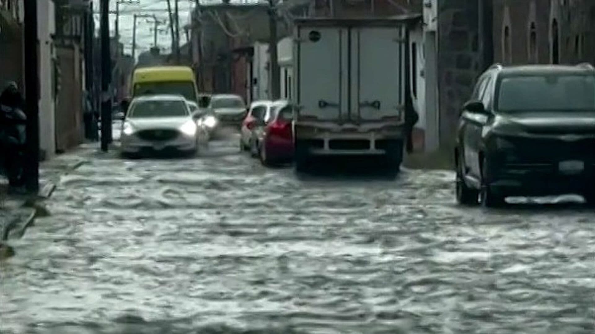 Lluvias Inundan Calles de Ixtapaluca, Zinacantepec y Tultitlán, Estado de México