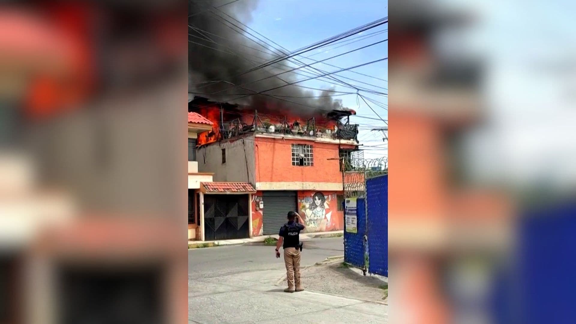 Incendio Consume Madera en Azotea de Vivienda en Cuautlancingo, Puebla