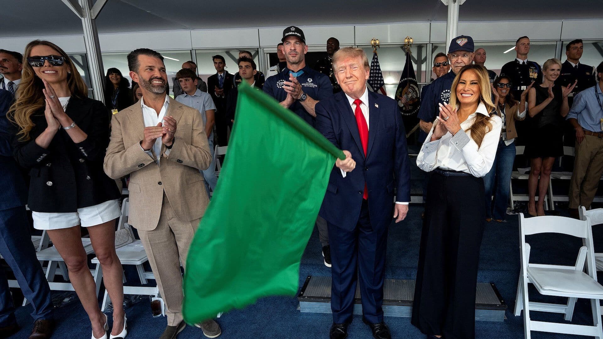 Trump Encabeza Carrera de IndyCar por las Calles de Washington D. C.