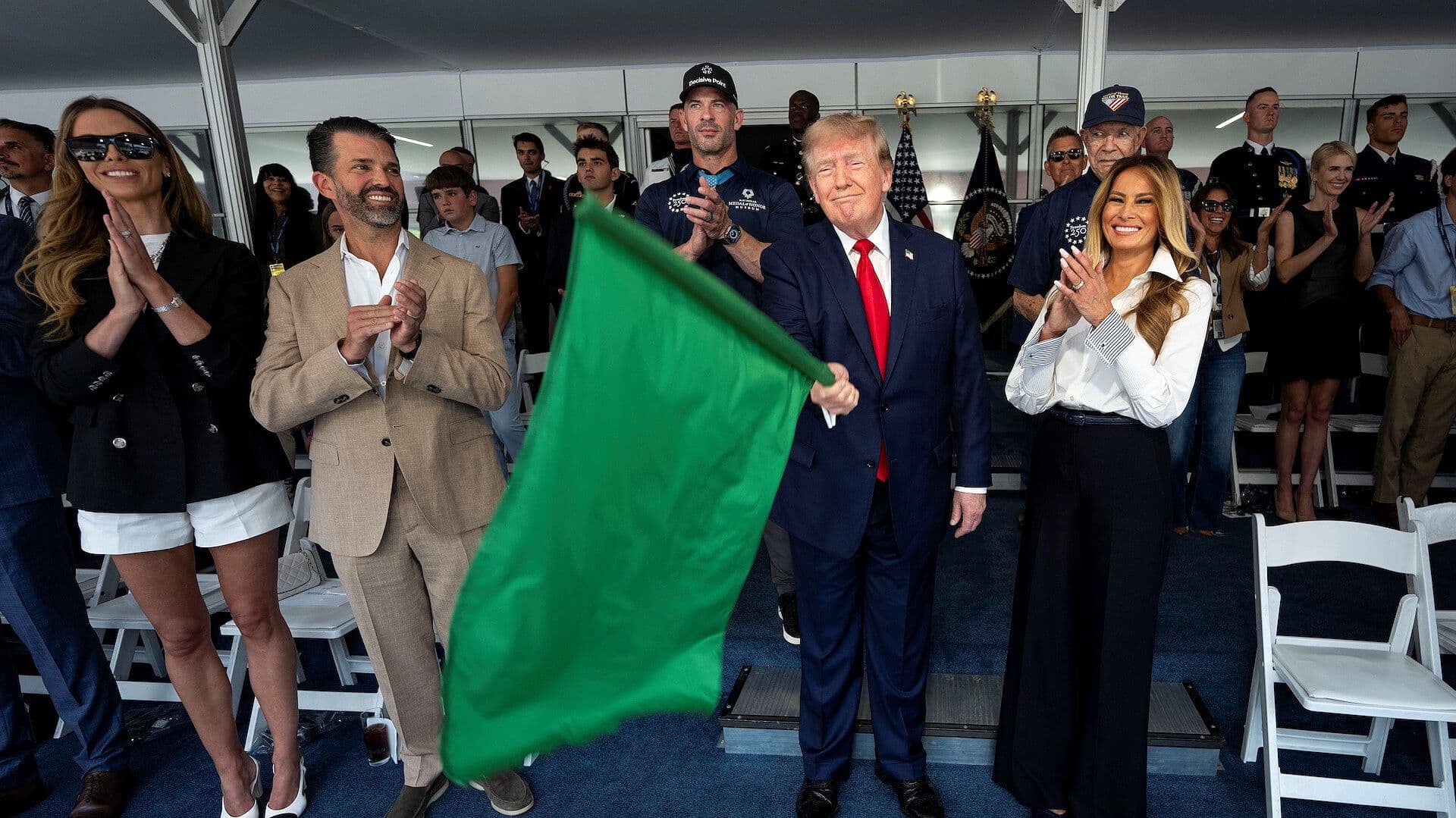 Trump Encabeza Carrera de IndyCar por las Calles de Washington D. C.