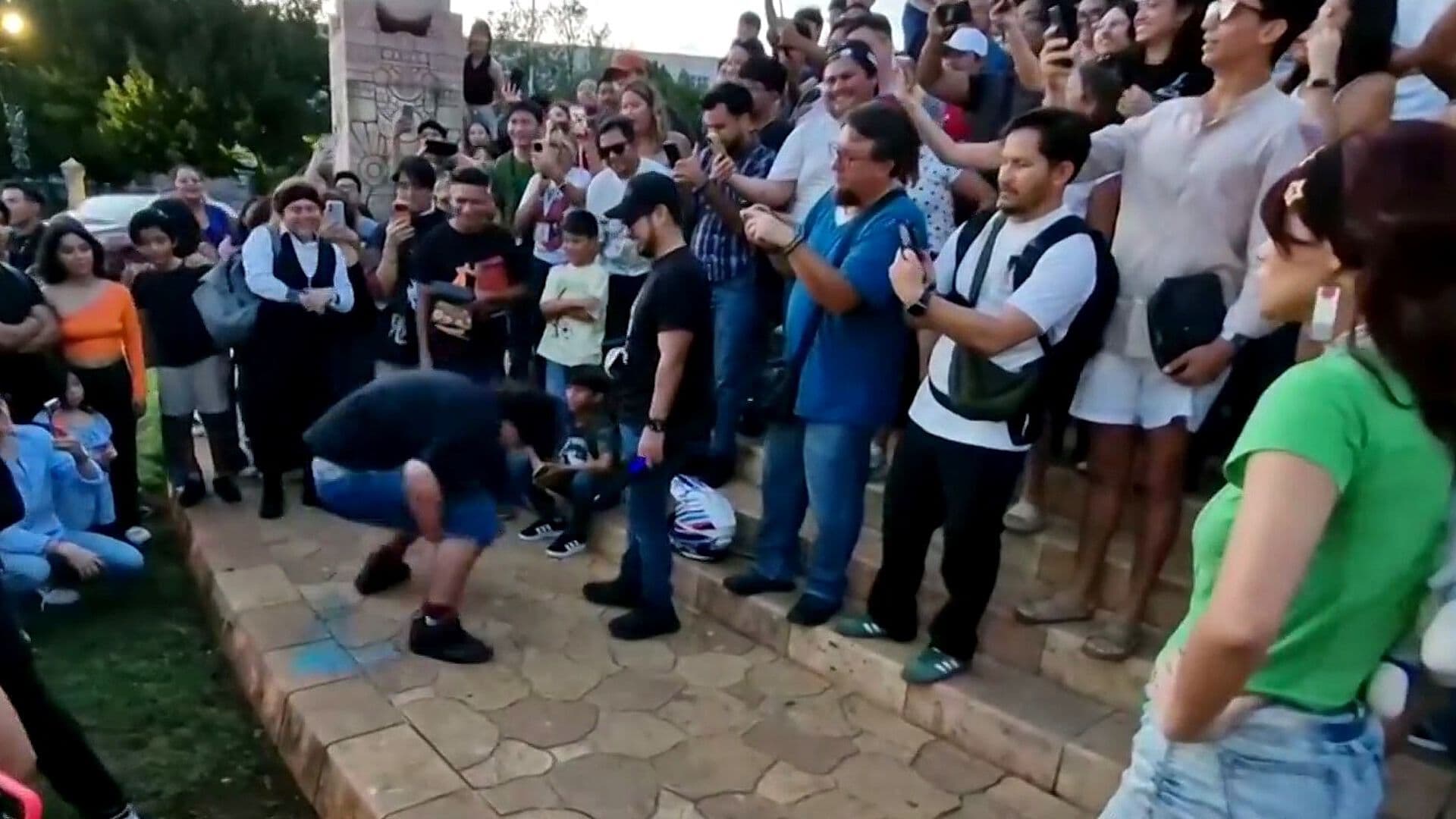 Más de 300 Jóvenes Llevan la Batalla de 'Farmear Aura' a Paseo Montejo, Mérida