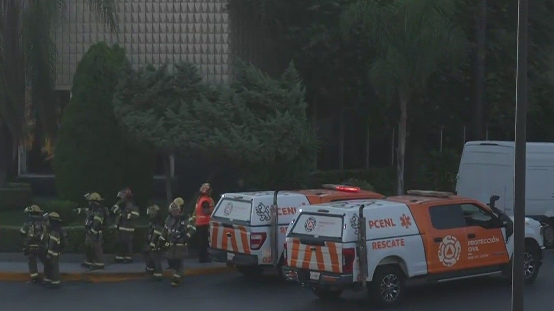 Alarma Conato de Incendio en Área de Comidas en Av. Insurgentes y Gonzalitos en Monterrey