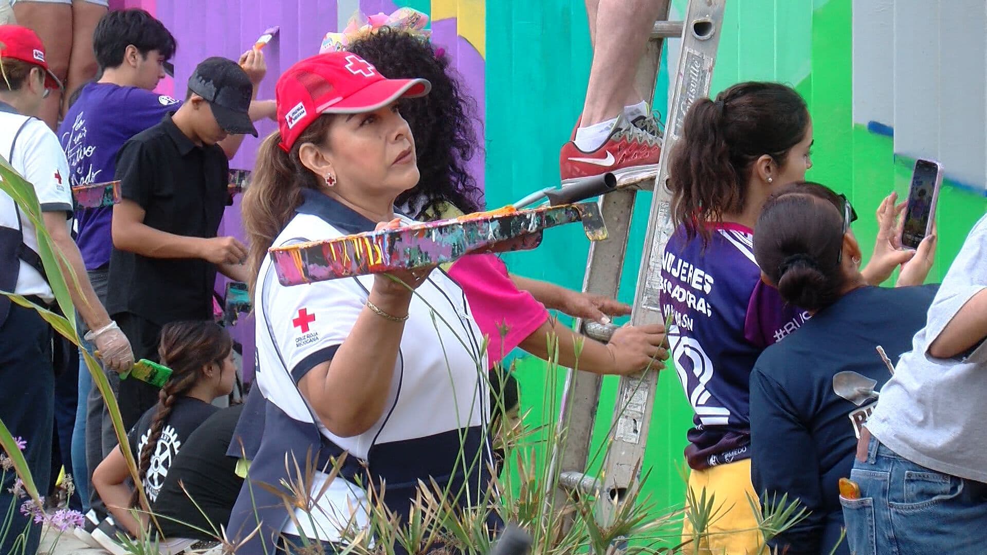 Crean Mural en Muro Fronterizo de Tijuana en Homenaje a Madres Buscadoras