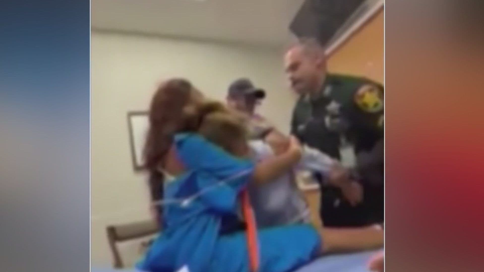 ICE Detiene a Madre e Hija Ecuatorianas en Hospital tras Accidente Automovilístico en Florida