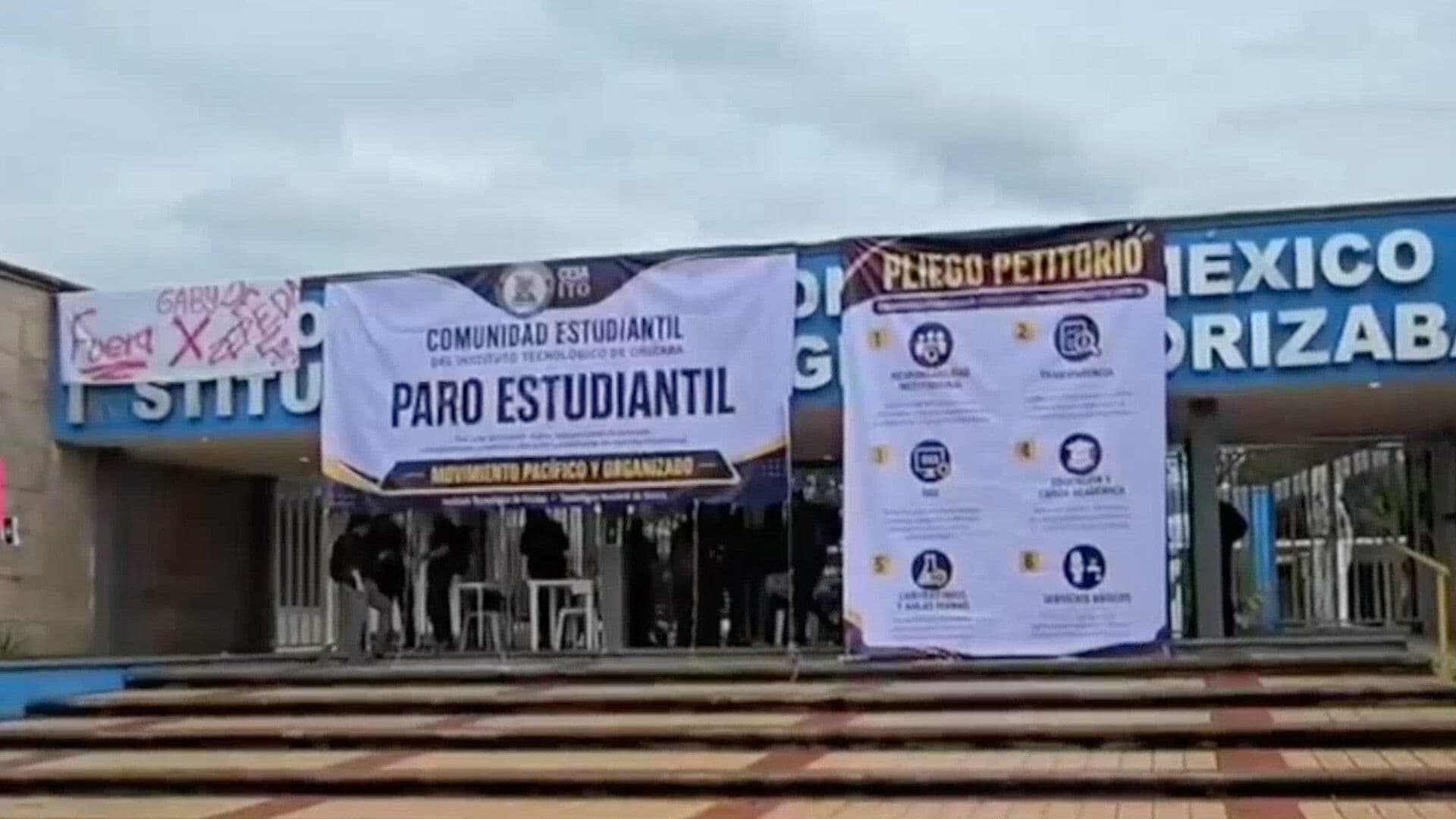 Estudiantes Toman Tecnológico de Orizaba Reclaman Fallas y Carencias