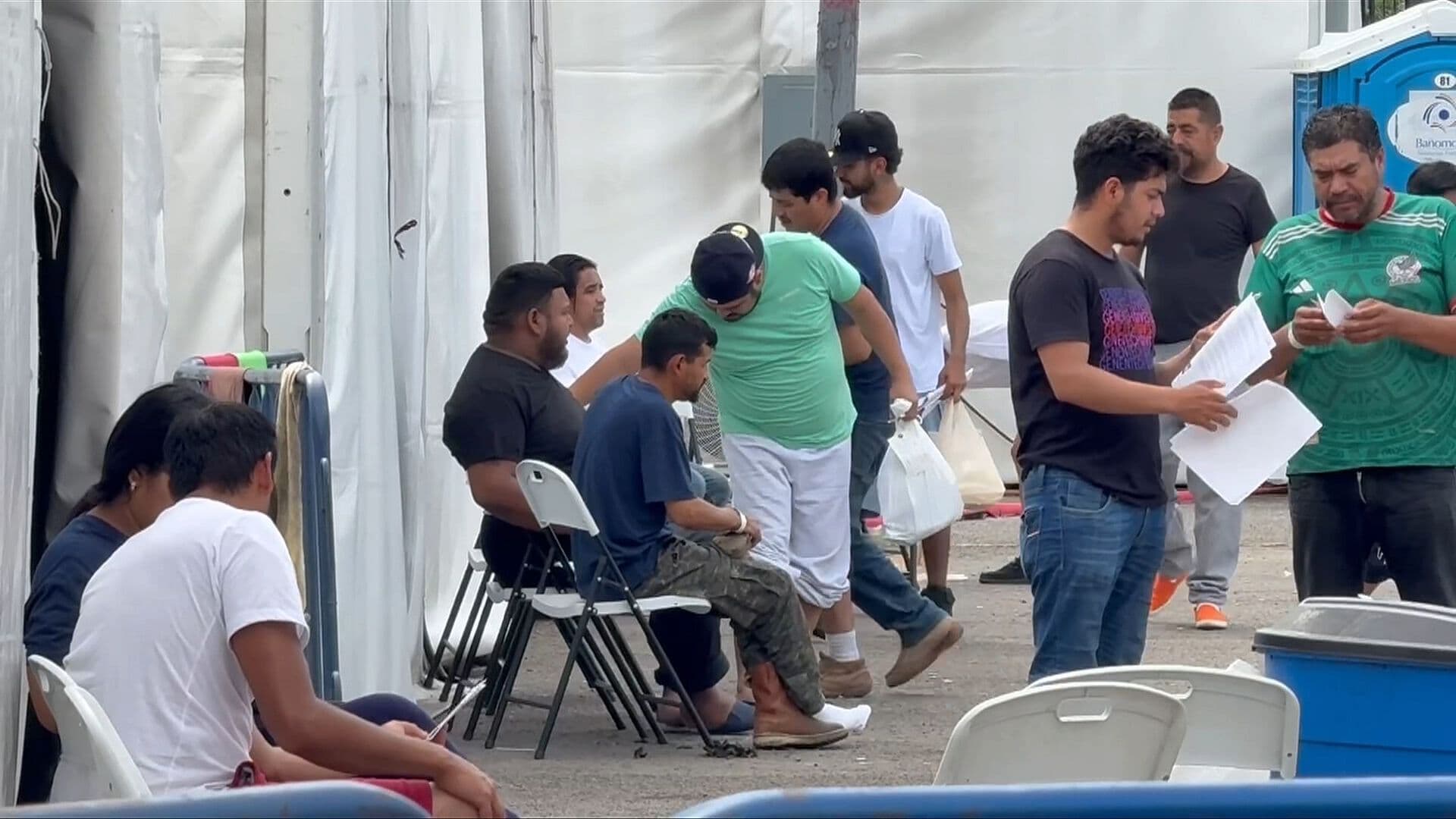 Llegan 79 Migrantes Mexicanos a Tapachula, Chiapas, Provenientes de Guatemala