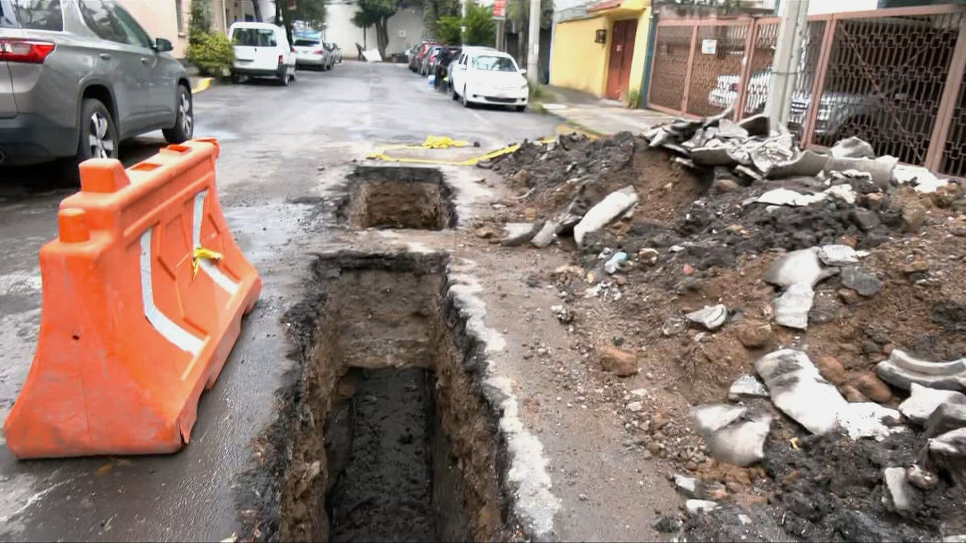 Vecinos de la Benito Júarez Esperan Fin de Obras de Drenaje; Hay Cierres en la Zona