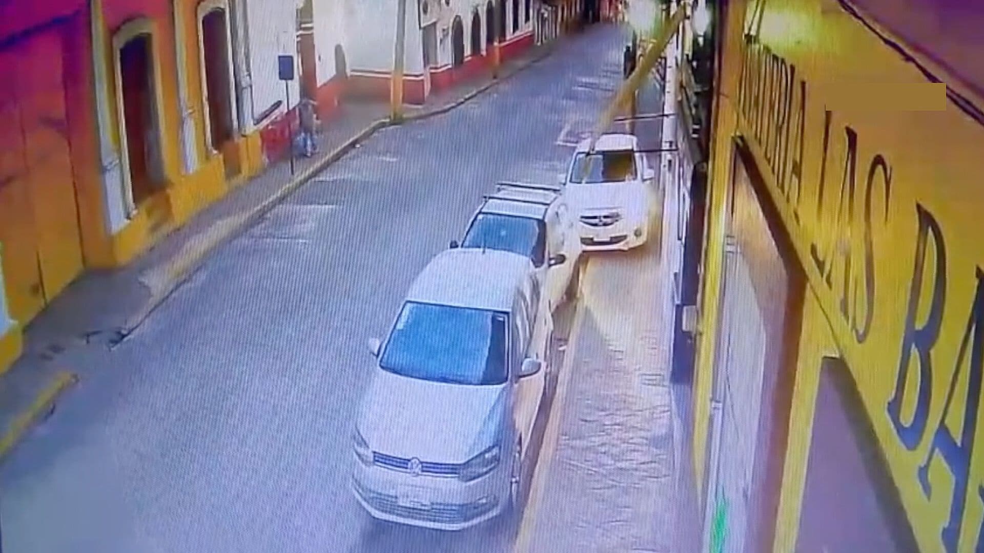 Video Accidente Conductor Choque Dos Automóviles Estacionados Zacapoaxtla Puebla