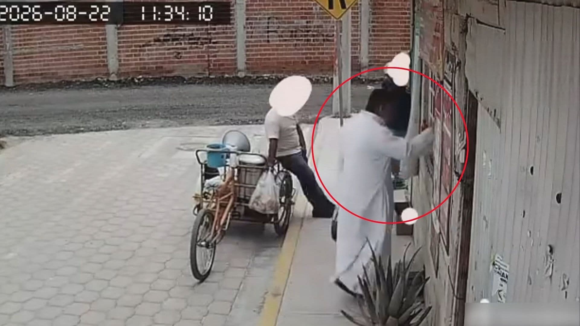 Buscan a Sujeto que Finge ser Sacerdote para Bendecir a Cambio de Dinero en Puebla