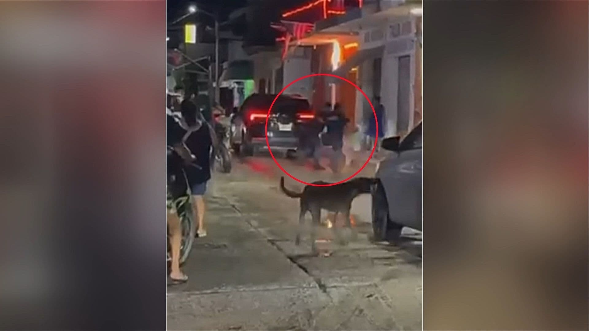 Video: Policías de Cihuatlán Golpean con Exceso de Violencia a Dos Hombres