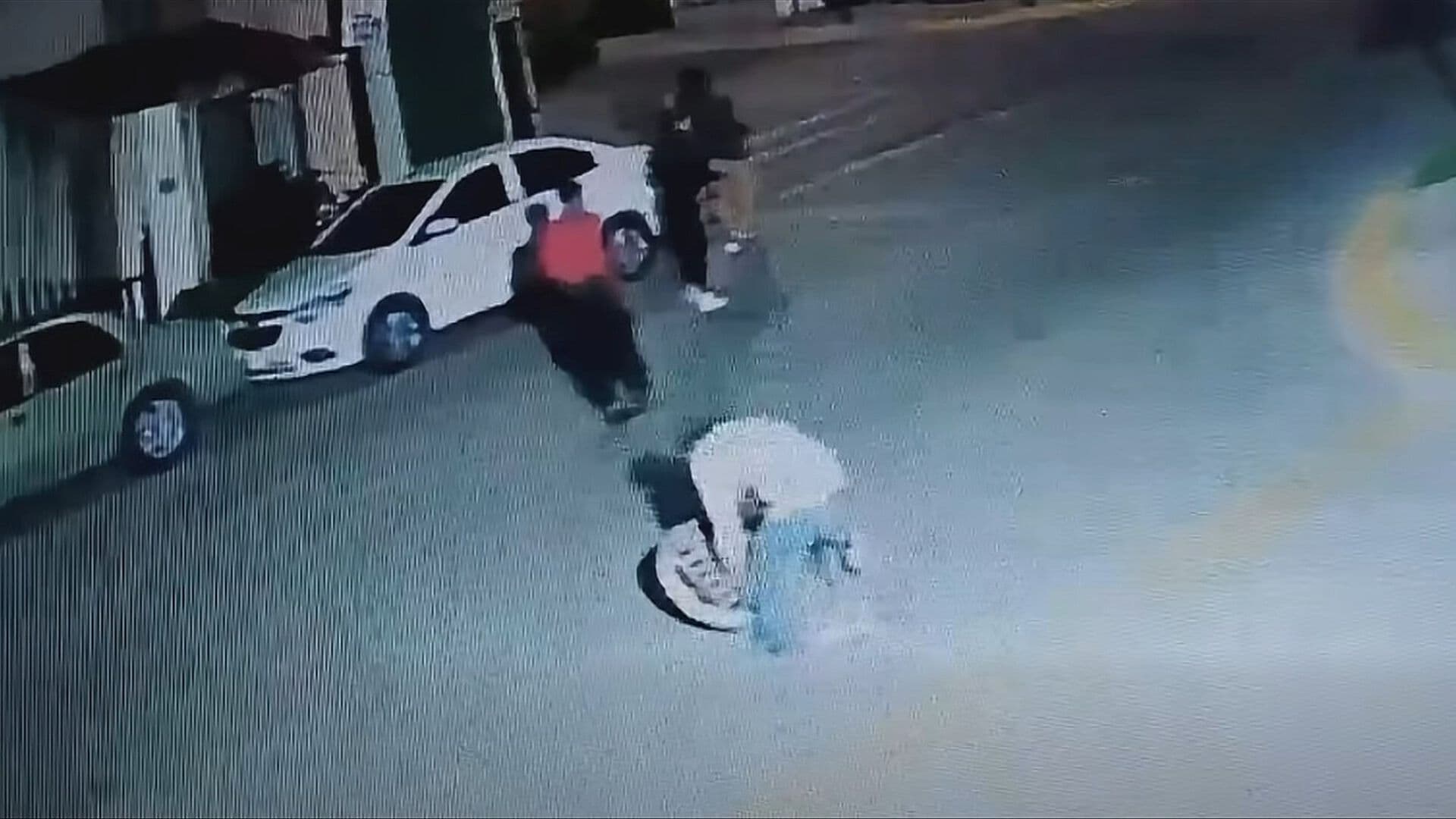 Video: Así Salen 4 Jóvenes de Coladera en Calles de León, Guanajuato