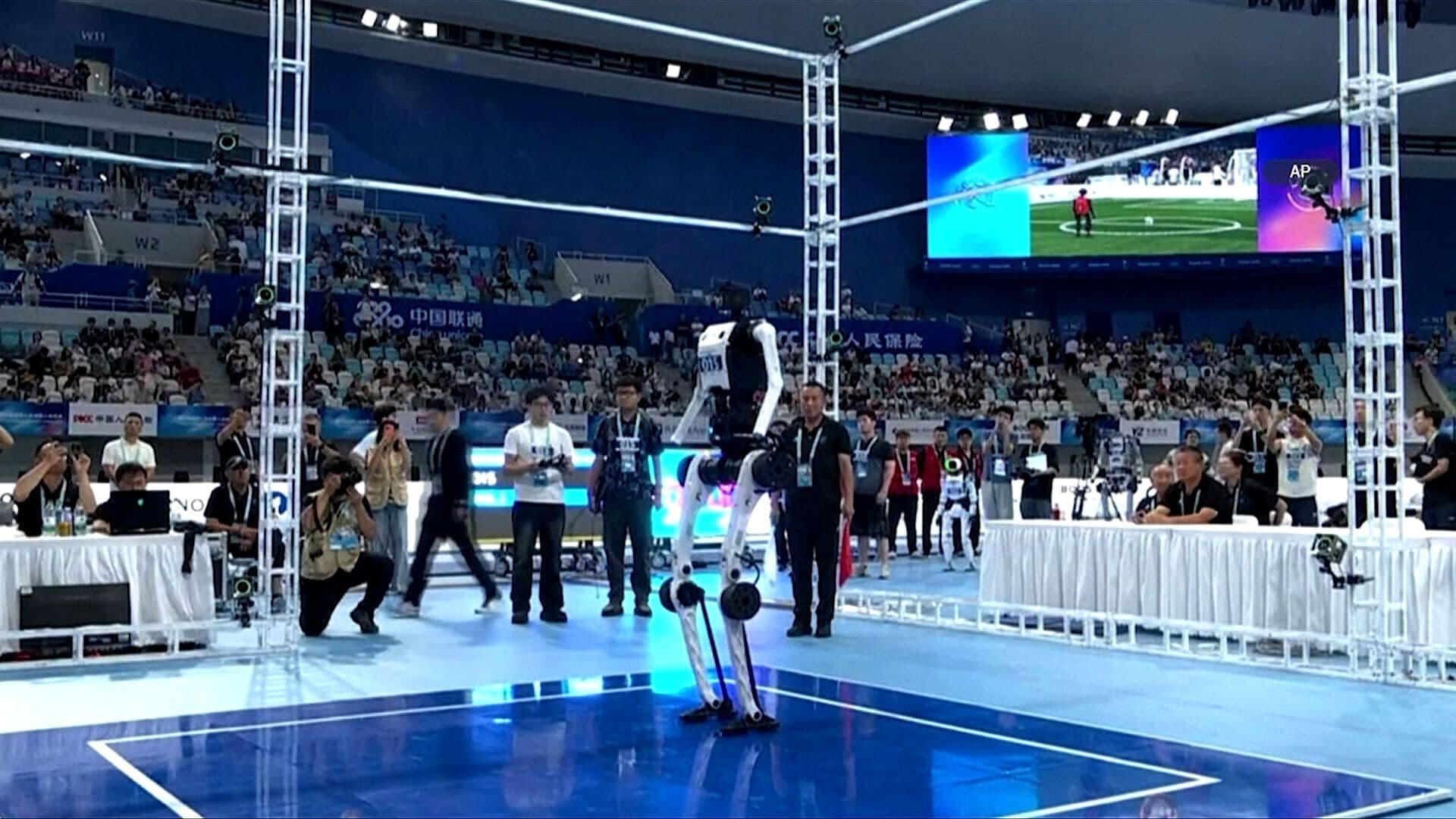 Robot Rompe Récord Humano de Salto sin Impulso en Mundial de China