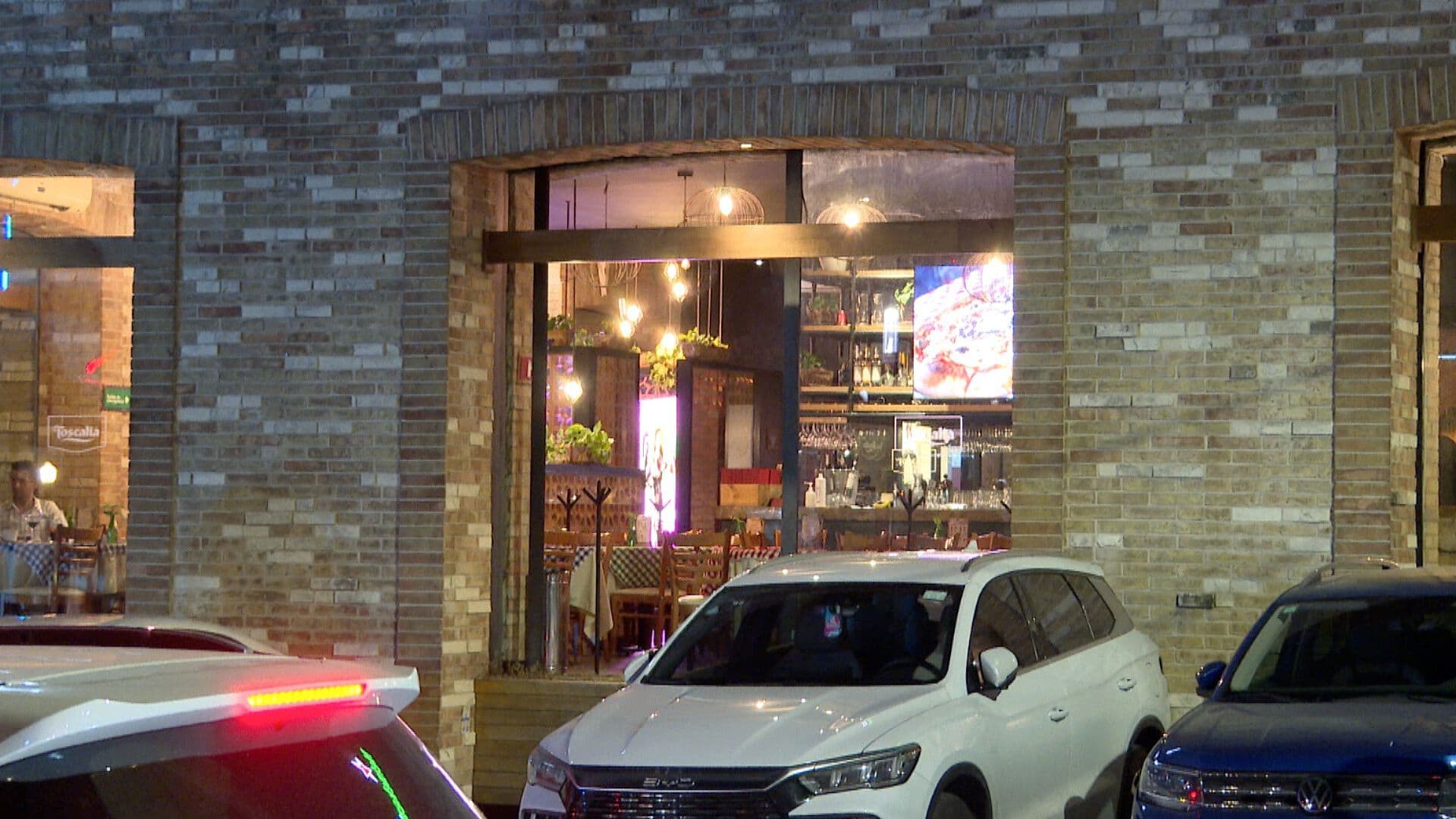 Hombre Indigente Destroza Ventanal Restaurante Toscana Avenida Juárez Puebla