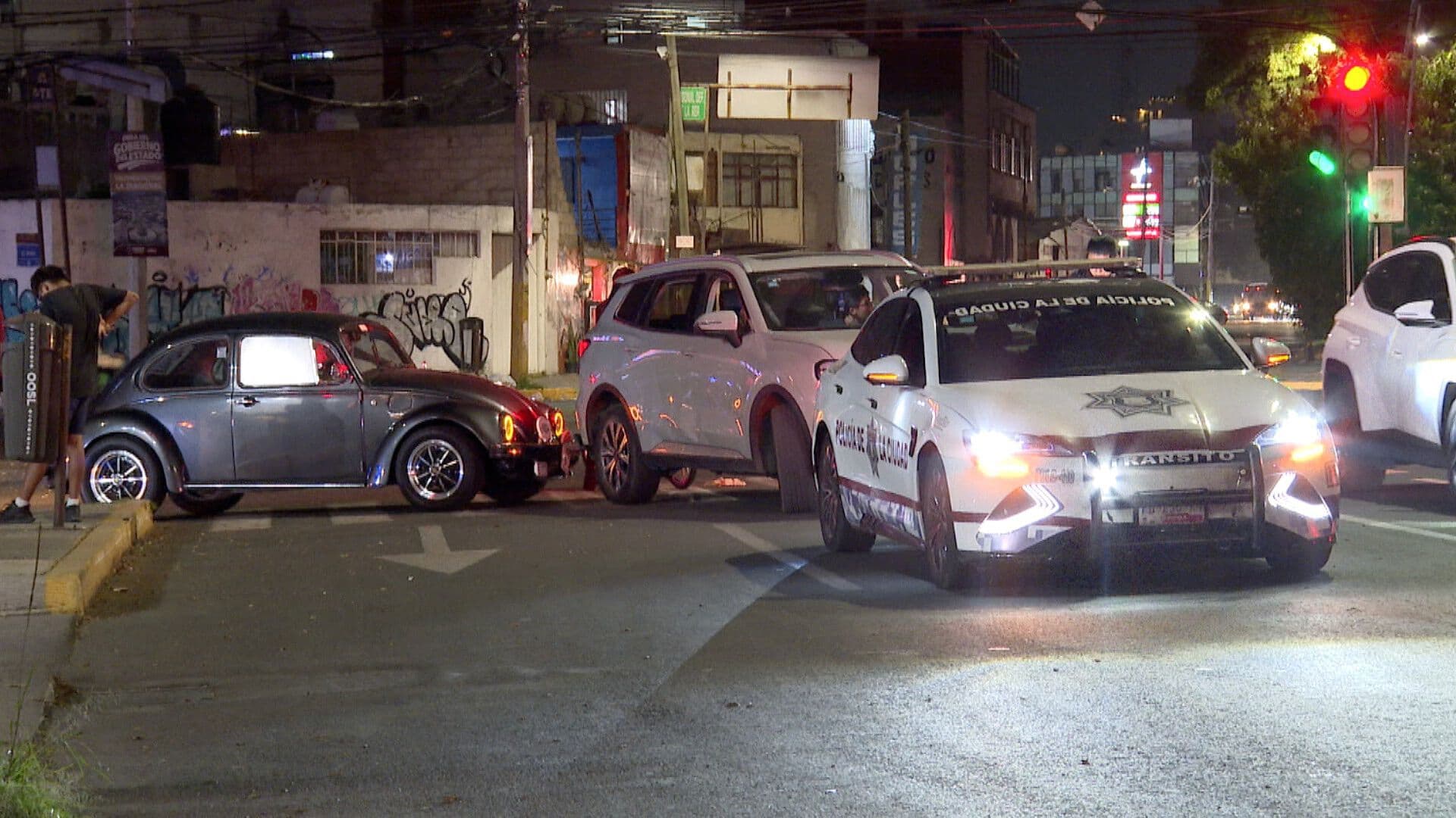 Accidente Vocho Camioneta Diagonal Defensores 2 Poniente Colonia Amor Puebla