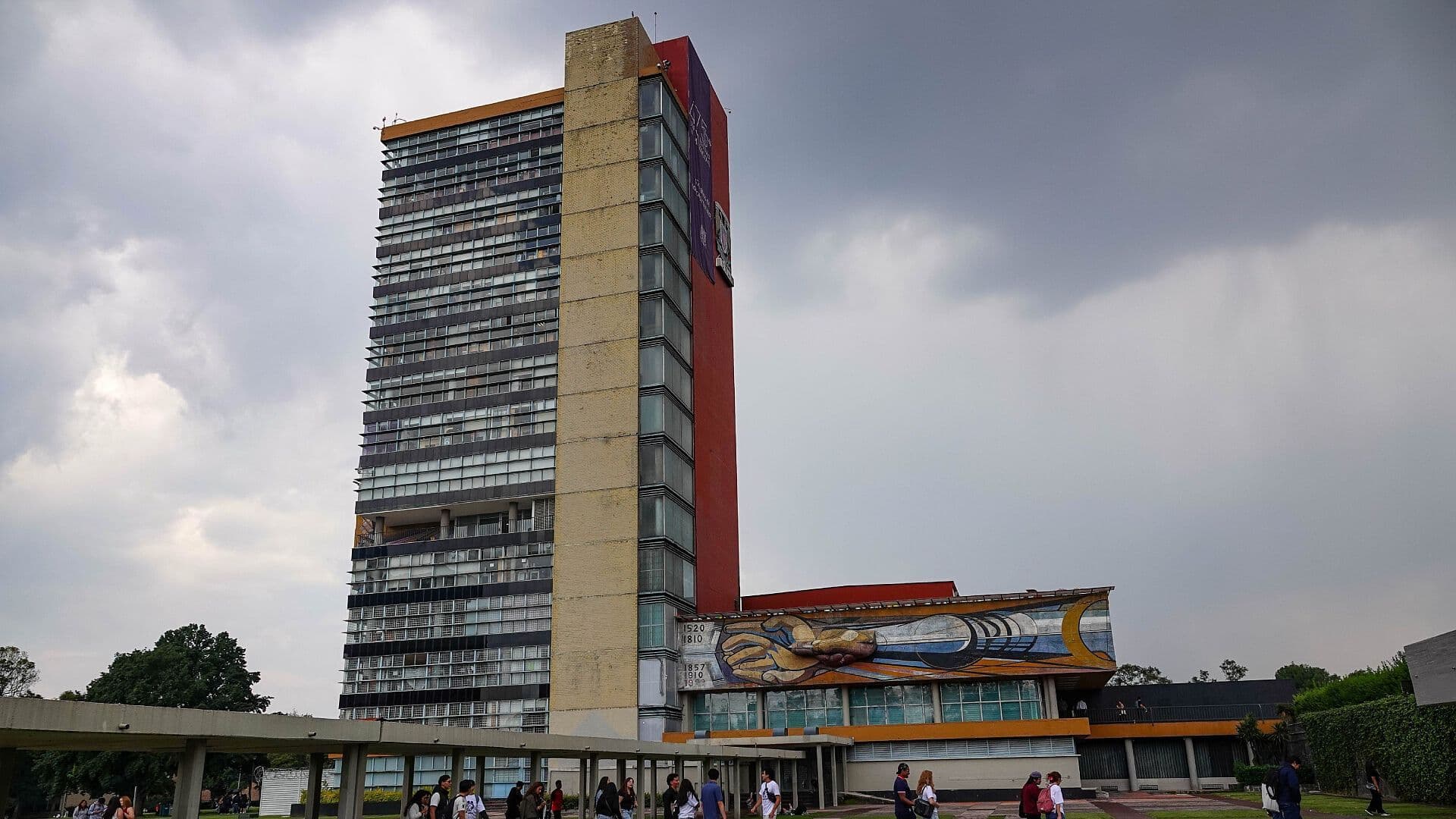 Dictan Prisión Preventiva Justificada a Imputados por Fraude en Examen de la UNAM