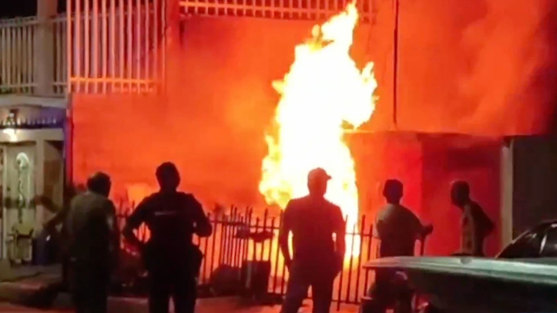 Incendio Consume Presunto Picadero en la Colonia Campesina de Chihuahua